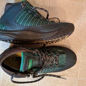 Teva lady forge pro mid event walking hiking shoes waterproof NWOT